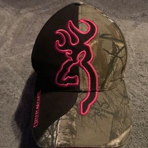 BROWNING hot pink and black camouflage hat⭐️